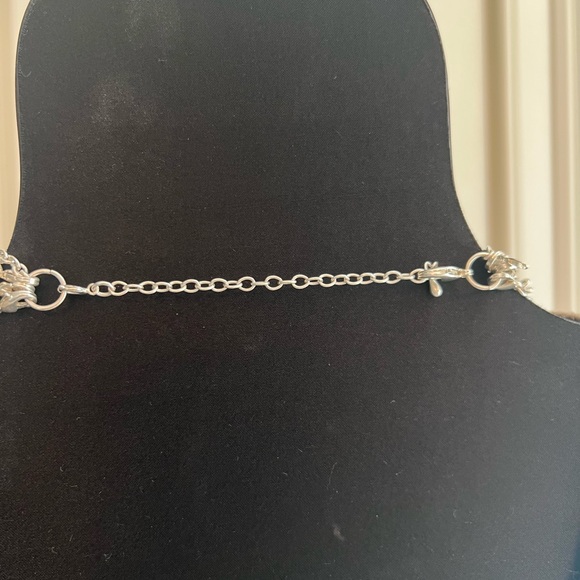 Stunning Necklace - Picture 4 of 8